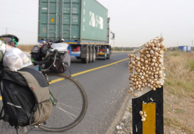 wide hard shoulder in Spain