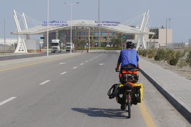 The port of Alat entrance with Ian cycling