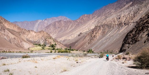Cycling up the Bartang Valley